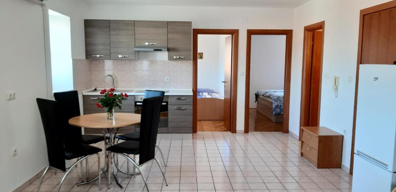 Apartments Bellus Mare Mali Lošinj Eksteriør billede
