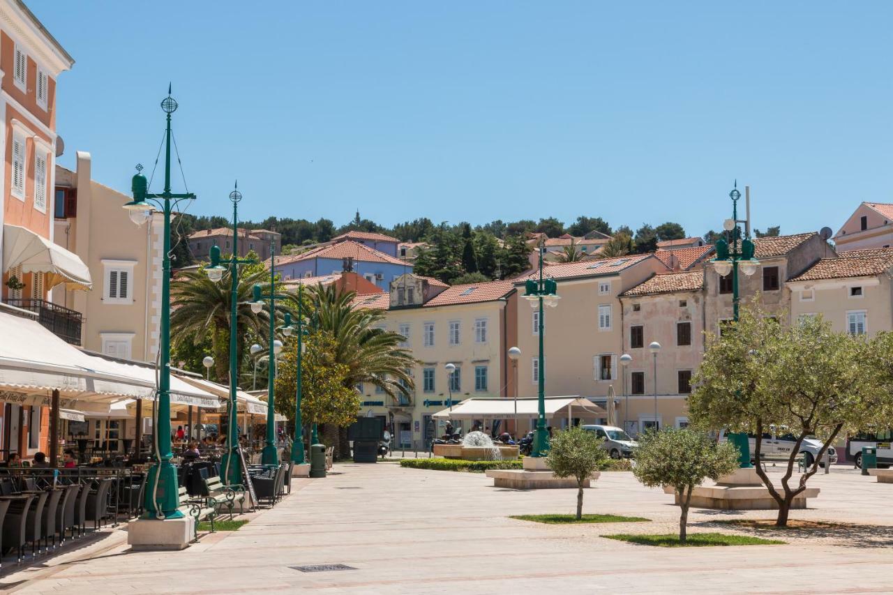 Apartments Bellus Mare Mali Lošinj Eksteriør billede