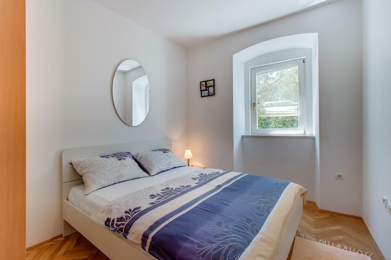 Apartments Bellus Mare Mali Lošinj Eksteriør billede