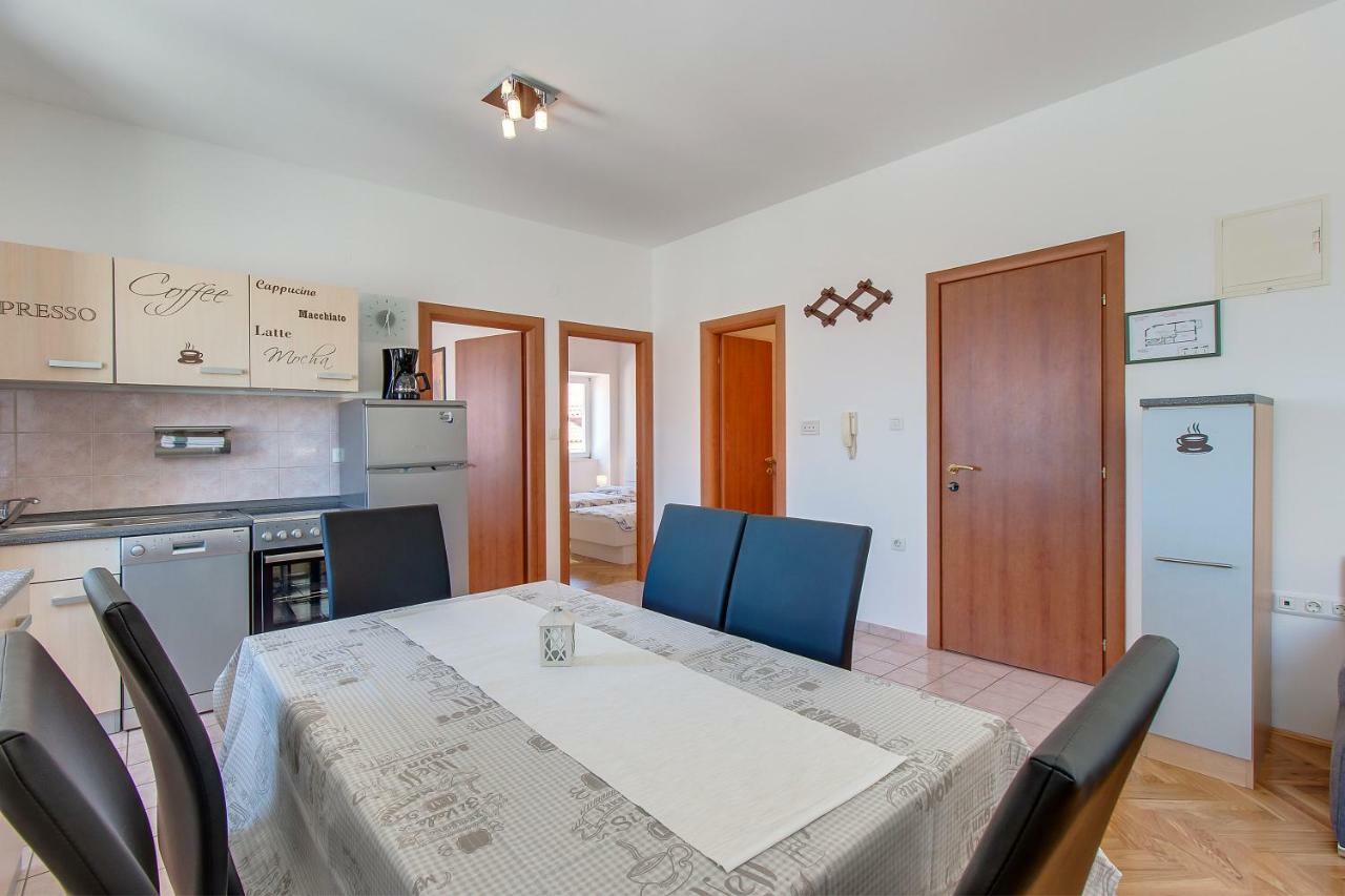 Apartments Bellus Mare Mali Lošinj Eksteriør billede