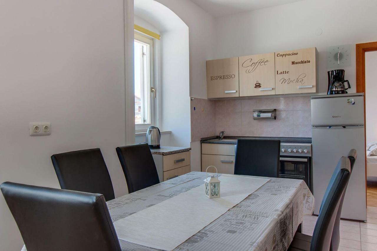Apartments Bellus Mare Mali Lošinj Eksteriør billede
