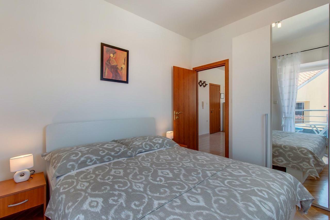 Apartments Bellus Mare Mali Lošinj Eksteriør billede